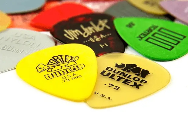 How to choose a guitar pick